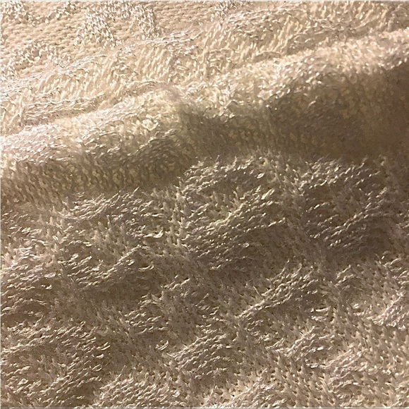 St. John Figure Flattering White 2 piece Woven Sweater Set in Medium - Picture 9 of 11